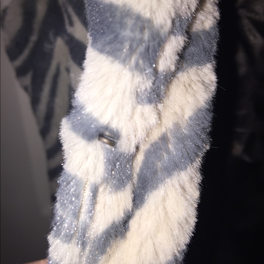 Vest - Picture 4 of 5